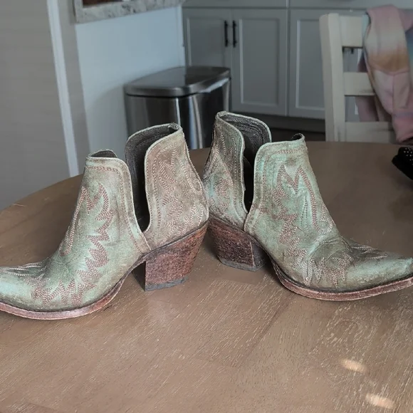 Ariat Brown Leather Western Boots - Picture 3 of 9